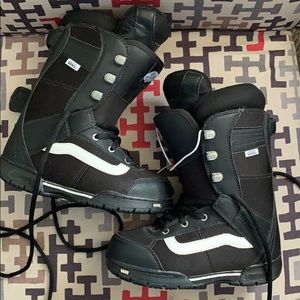 NWOT Vans Snowboarding Boots
